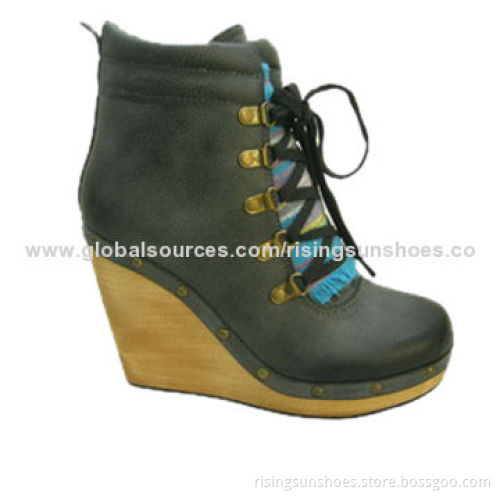 Women's trendy dress boots, wedge wood platform + hiker style upper design, unique but popularNew